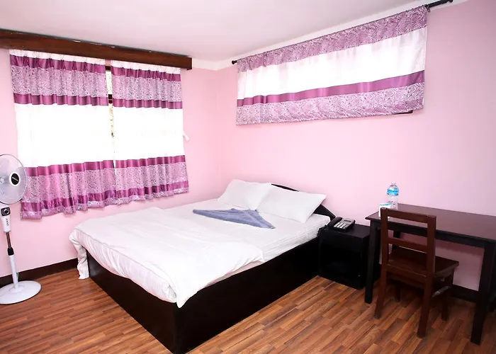 Mitra Garden Hotel Katmandú